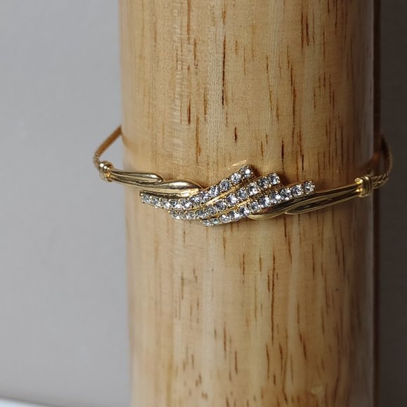 Pretty Avon Gold Tone Bracelet And Necklace Set - Picture 8 of 8